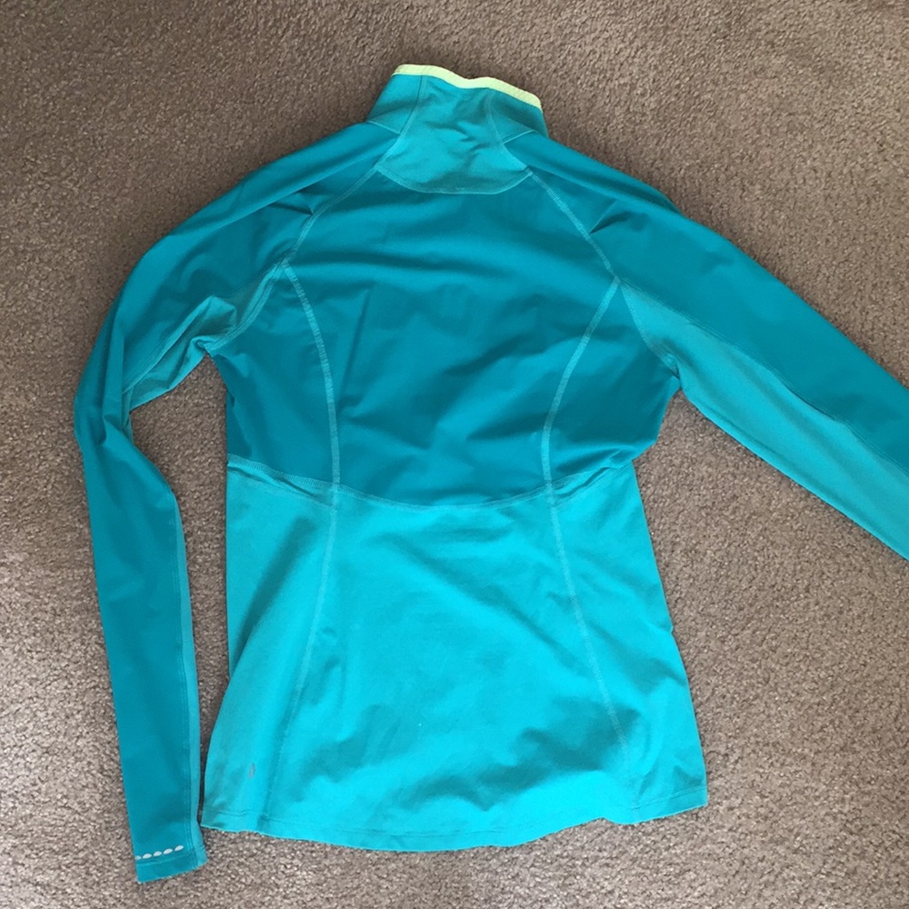 Lululemon Lightweight pullover - Picture 4 of 5
